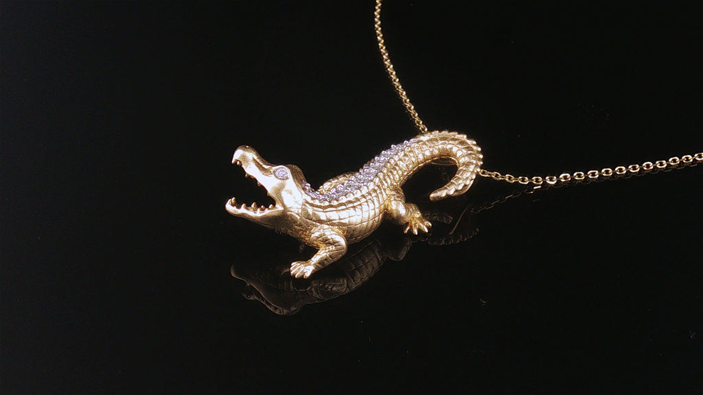 14K Yellow Gold Sculpted Alligator Pendant Necklace with Pavé Diamond Back