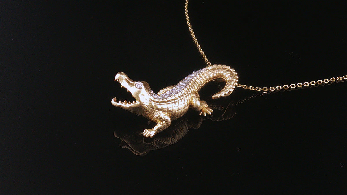 14K Yellow Gold Sculpted Alligator Pendant Necklace with Pavé Diamond Back